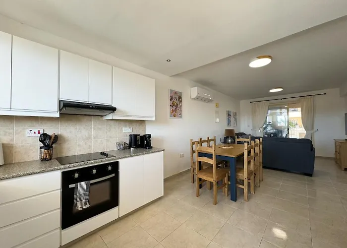 Apartament Royal-seacrest Oasis, Pool-side