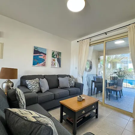 דירה Royal-seacrest Oasis, Pool-side פאפוס