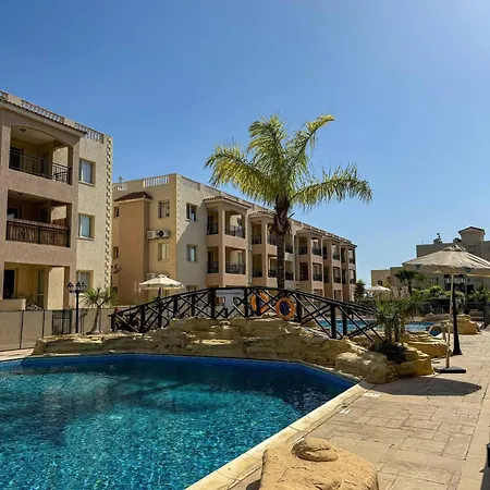Royal-seacrest Oasis, Pool-side Paphos