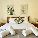Royal-seacrest Oasis, Pool-side Appartement Paphos