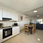 Appartement Royal-seacrest Oasis, Pool-side