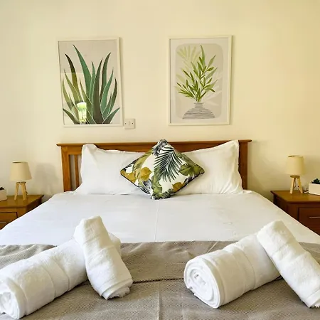 Royal-seacrest Oasis, Pool-side Lejlighed Paphos