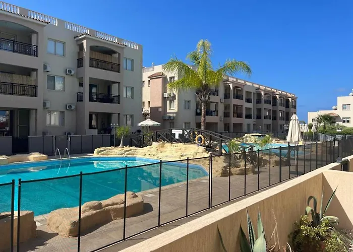 Royal-seacrest Oasis, Pool-side * Πάφος